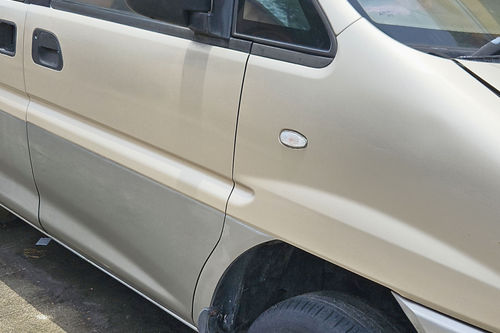 Second hand 2009 Mitsubishi Space Gear 2.4 AT 