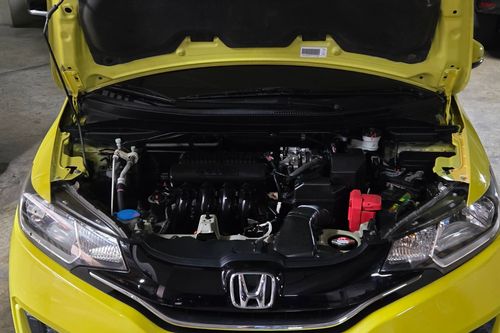 Second hand 2015 Honda Jazz 1.5 V CVT 
