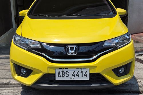 Second hand 2015 Honda Jazz 1.5 V CVT 