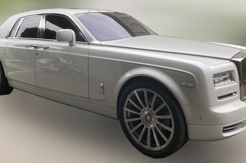Old 2016 Rolls-Royce Phantom LWB