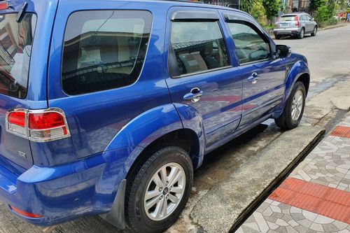 Second hand 2010 Ford Escape 2.3L XLT AT FWD 
