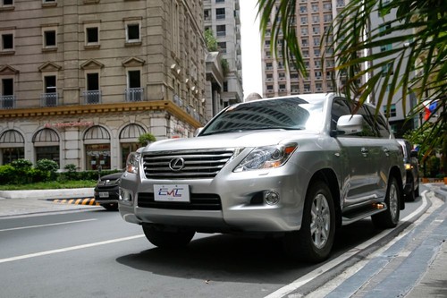 Second hand 2010 Lexus LX 570 5.7 AT 