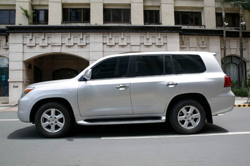2nd Hand 2010 Lexus LX 570 5.7 AT