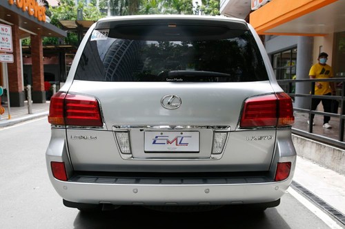 Old 2010 Lexus LX 570 5.7 AT