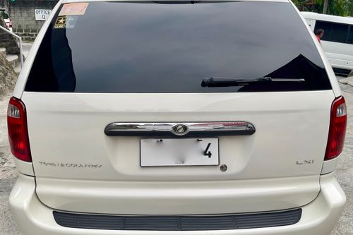 Old 2003 Chrysler Town & Country 3.3L LXI AT