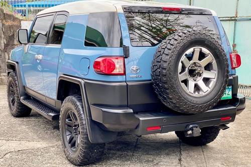 Second hand 2014 Toyota FJ Cruiser 4.0L AT 