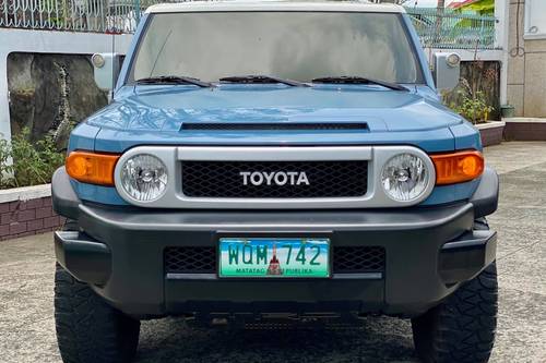 2nd Hand 2014 Toyota FJ Cruiser 4.0L AT