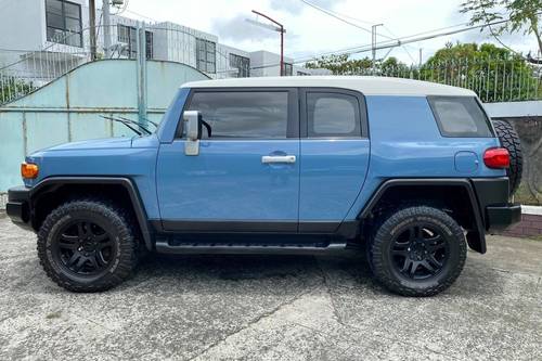 Old 2014 Toyota FJ Cruiser 4.0L AT