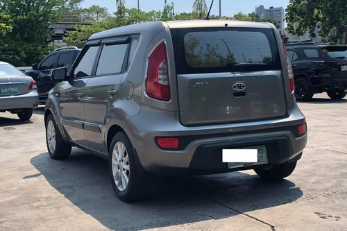 Old 2012 Kia Soul LX AT