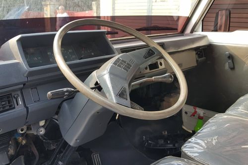 Second hand 1995 Mitsubishi L300 2.5L FB Deluxe MT 