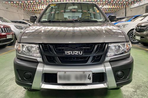 Second hand 2017 Isuzu Crosswind XL MT 