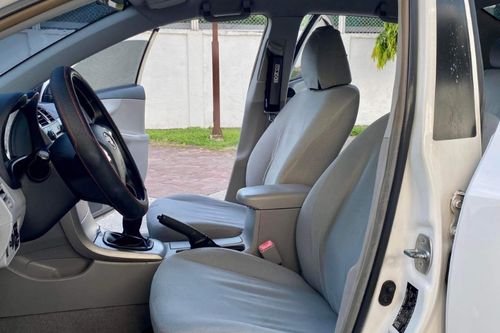 Old 2009 Toyota Corolla Altis 1.6 E MT