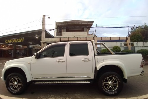 Old 2013 Isuzu D-Max 3.0 LS 4x2 MT