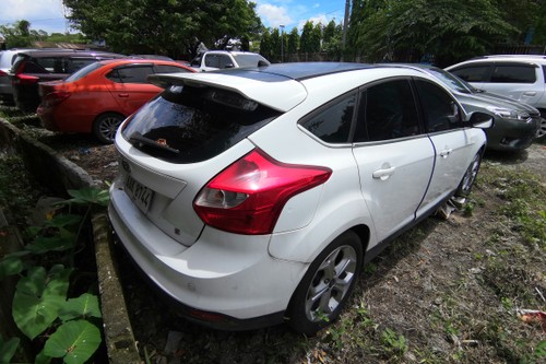 Old 2013 Ford Focus Hatchback 2.0L Sport Gasoline AT