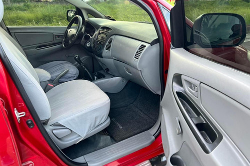 Used 2012 Toyota Innova 2.5L J MT