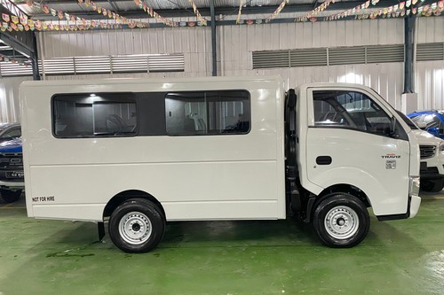 Old 2021 Isuzu Traviz L