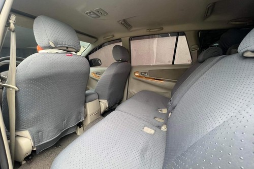 Second hand 2011 Toyota Innova 2.5L G AT 