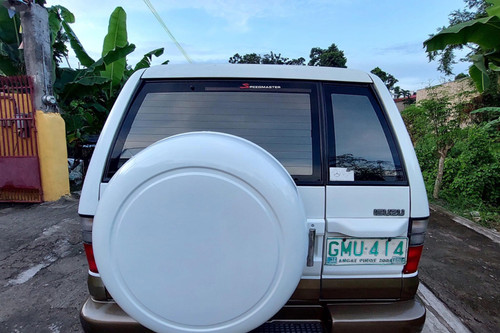 Second hand 2001 Isuzu Trooper 3.0 AT RWD 