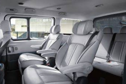 Old 2022 Hyundai Staria 2.2 CRDi Premium+ 8AT AWD 7-seater