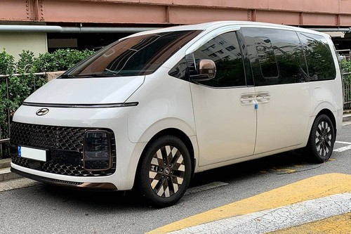 Used 2022 Hyundai Staria 2.2 CRDi Premium+ 8AT AWD 7-seater