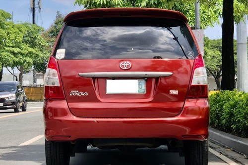 Second hand 2007 Toyota Innova 2.0L J MT 