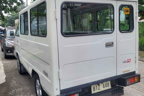 Used 2017 Mitsubishi L300 2.5L FB Deluxe MT