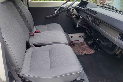 Used 2017 Mitsubishi L300 2.5L FB Deluxe MT