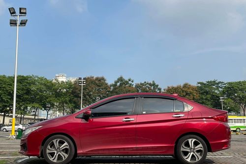 Second hand 2016 Honda City 1.5 VX CVT 