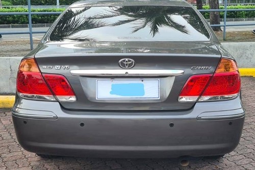 Second hand 2005 Toyota Camry 3.0L V 