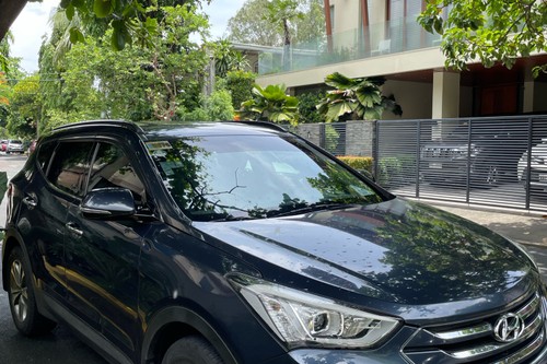 Second hand 2015 Hyundai Santa Fe 2.2L GLS AT 