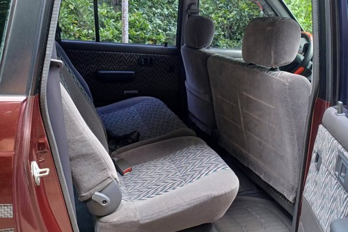 Second hand 2002 Toyota Revo 2.0L GSX MT 