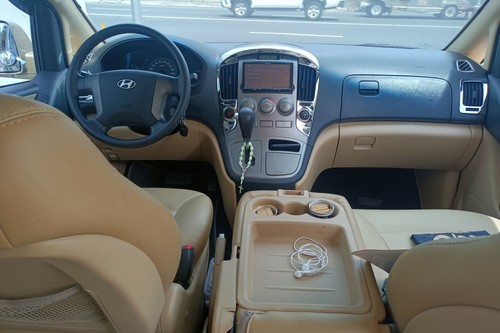 Old 2011 Hyundai Grand Starex 2.5L Gold CRDi AT