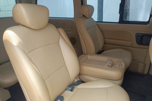 Second hand 2011 Hyundai Grand Starex 2.5L Gold CRDi AT 