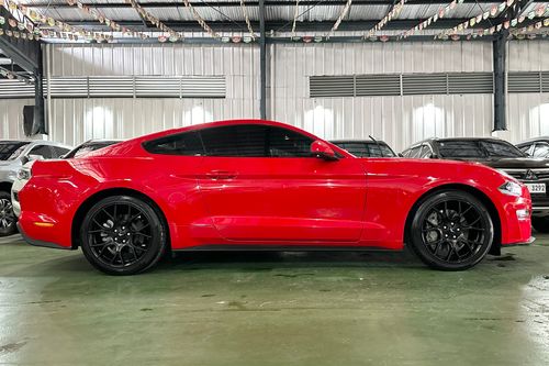 Old 2020 Ford Mustang 2.3L Ecoboost Fastback AT