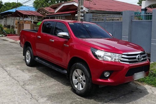 Second hand 2017 Toyota Hilux 2.8 G DSL 4x4 M/T 
