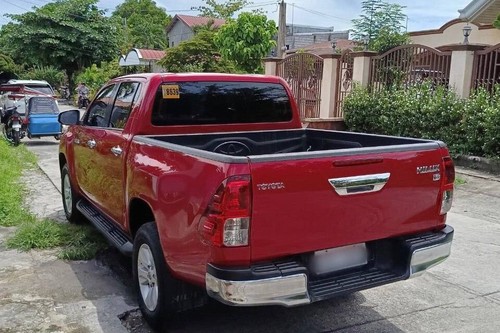 Old 2017 Toyota Hilux 2.8 G DSL 4x4 M/T