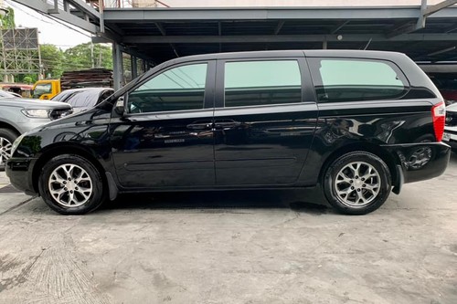 2nd Hand 2014 Kia Carnival 2.9L EX