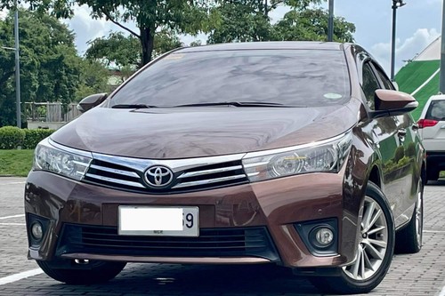 Second hand 2015 Toyota Corolla Altis 1.6 V AT 