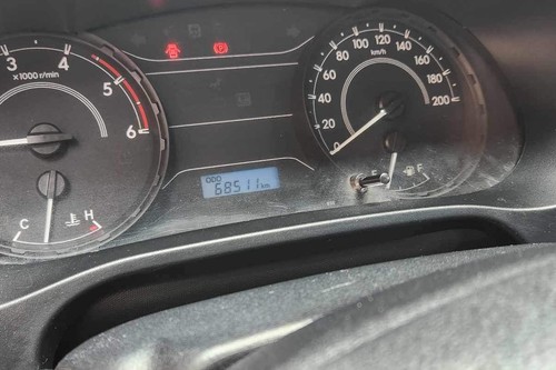 Old 2016 Toyota Hilux FX 4x2 With Rear Aircon