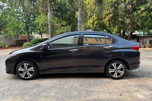 Second hand 2014 Honda City 1.5 V CVT Honda Sensing 