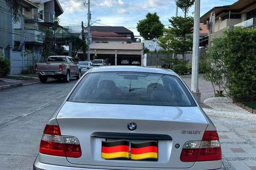 Old 2003 BMW 3 Series Sedan 320i xDrive AT