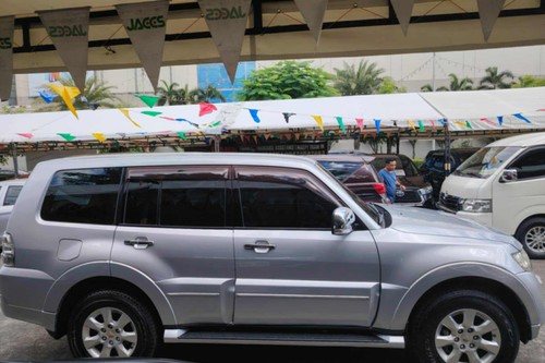 Second hand 2013 Mitsubishi Pajero GLS 3.2 Di-D 4WD AT 
