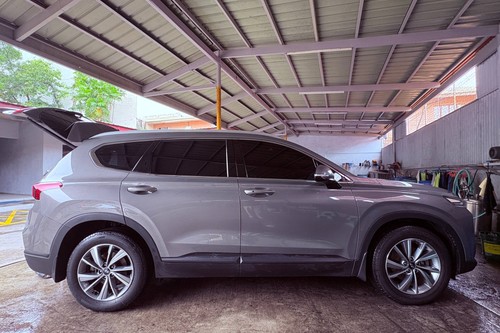 Second hand 2019 Hyundai Santa Fe 2.2L GLS AT 