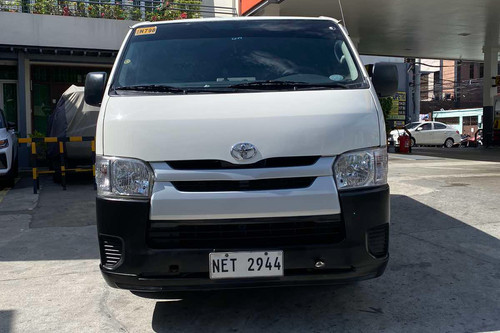 Second hand 2021 Toyota Hiace 3.0L Commuter MT 