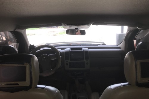 Second hand 2011 Nissan Navara 2.5L 4x4 EL 6MT 