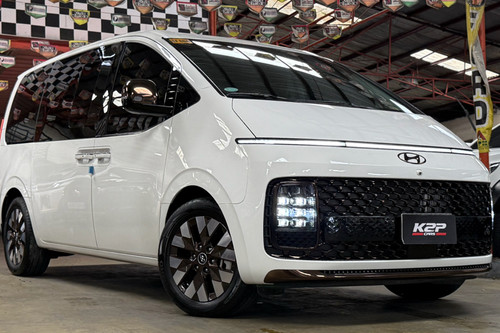 Used 2024 Hyundai Staria