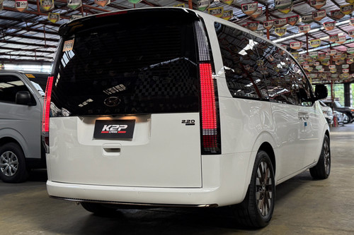 Old 2024 Hyundai Staria 2.2 CRDi Premium+ 8AT AWD 7-seater