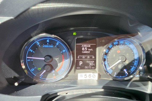 Second hand 2014 Toyota Corolla Altis 1.6 V AT 