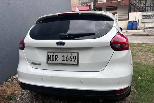 Old 2016 Ford Focus Hatchback 1.6L Ambiente AT