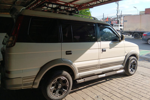 Second hand 2015 Mitsubishi Adventure 2.0L GLS Sport MT 
